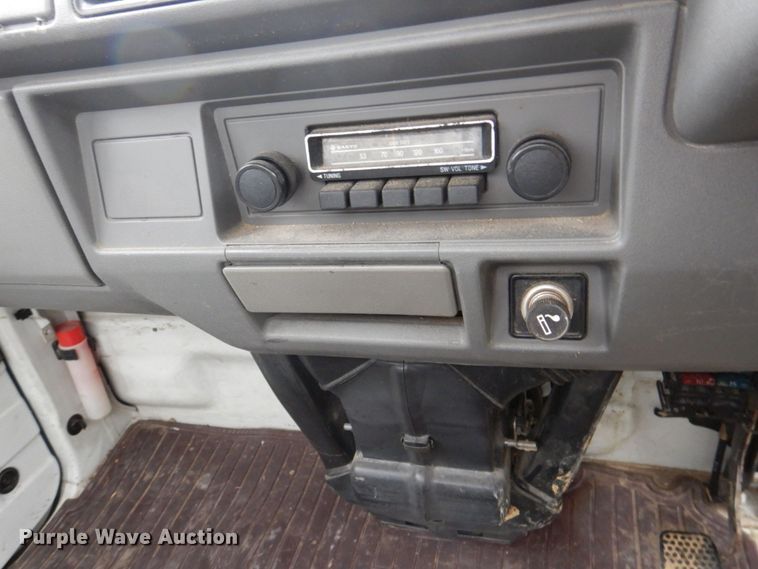 image for item DS8030 Suzuki Carry  mini truck