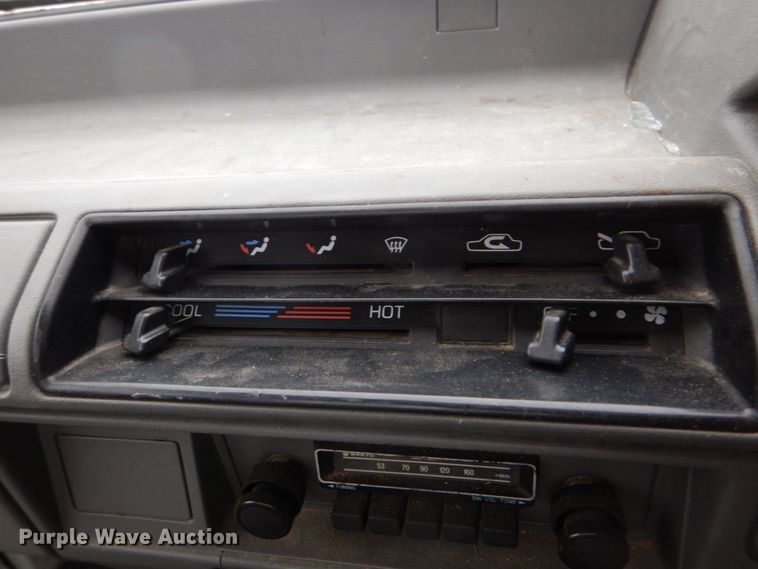 image for item DS8030 Suzuki Carry  mini truck