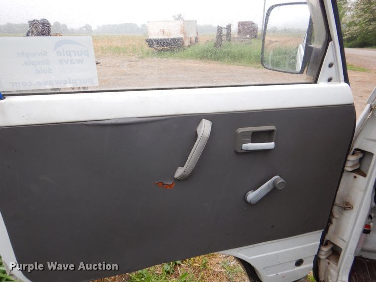 image for item DS8030 Suzuki Carry  mini truck