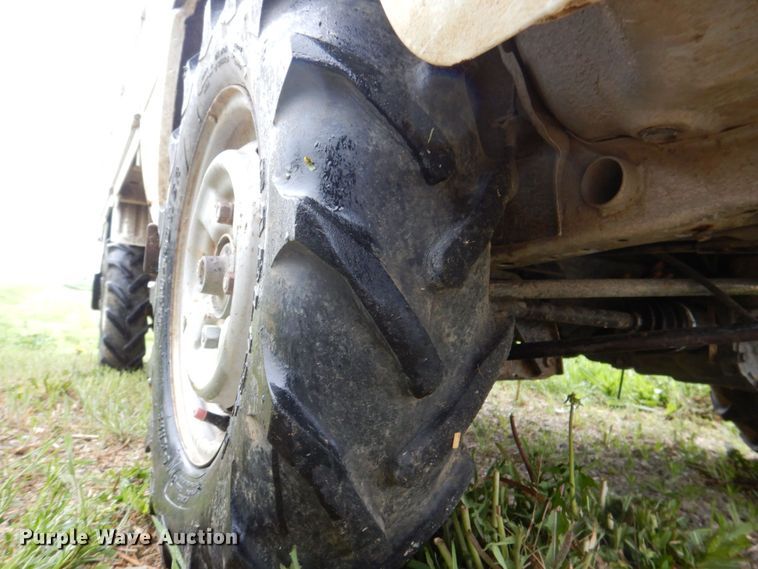 image for item DS8030 Suzuki Carry  mini truck