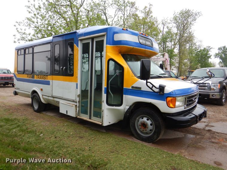 image for item DS8032 2006 Ford E450 ElDorado  shuttle bus