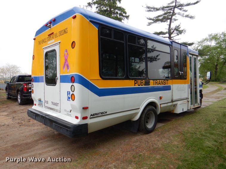 image for item DS8032 2006 Ford E450 ElDorado  shuttle bus