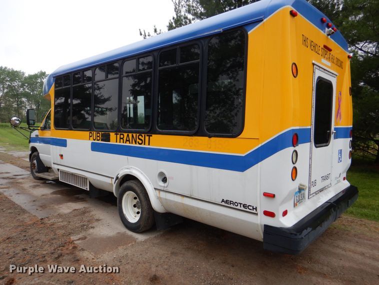 image for item DS8032 2006 Ford E450 ElDorado  shuttle bus