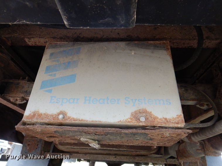 image for item DS8032 2006 Ford E450 ElDorado  shuttle bus