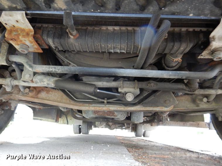 image for item DS8032 2006 Ford E450 ElDorado  shuttle bus