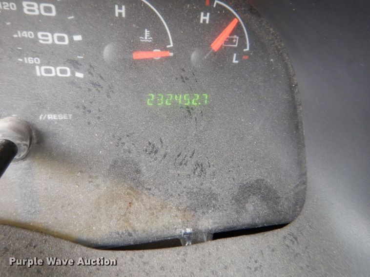 image for item DS8032 2006 Ford E450 ElDorado  shuttle bus