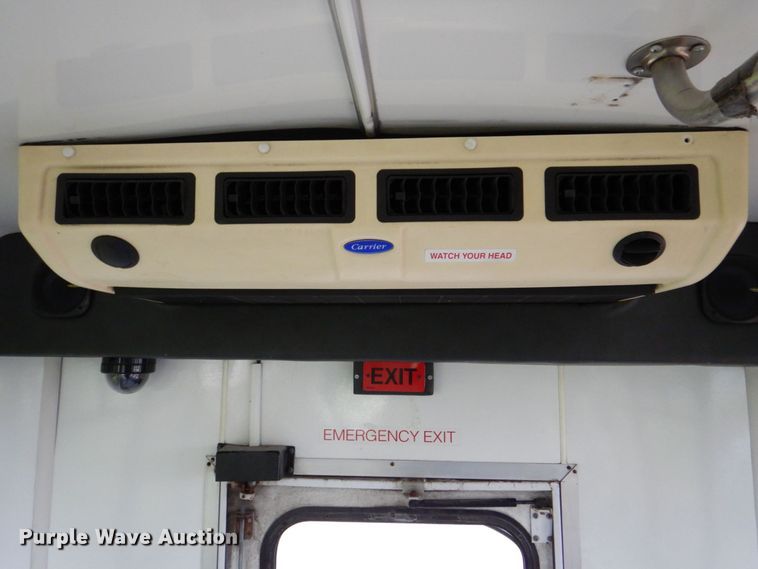 image for item DS8032 2006 Ford E450 ElDorado  shuttle bus