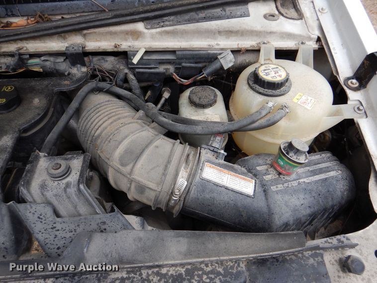 image for item DS8032 2006 Ford E450 ElDorado  shuttle bus