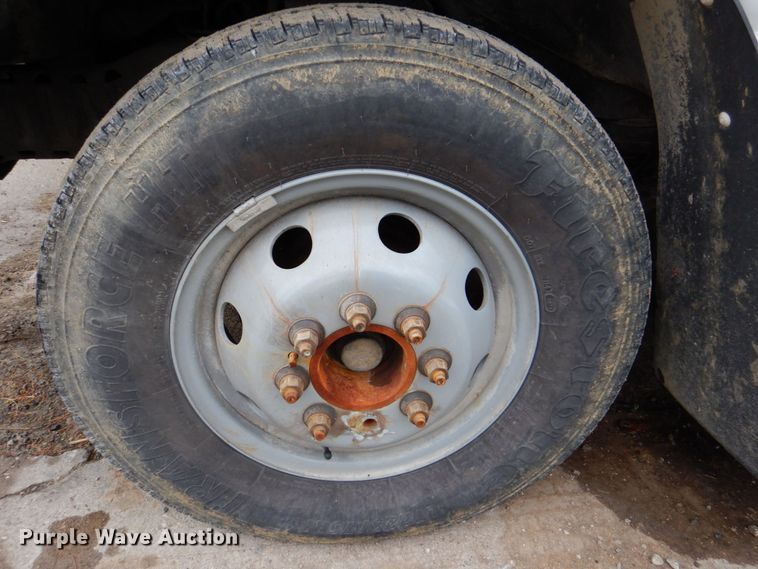 image for item DS8032 2006 Ford E450 ElDorado  shuttle bus