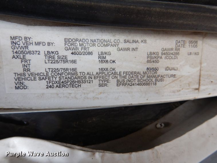 image for item DS8032 2006 Ford E450 ElDorado  shuttle bus