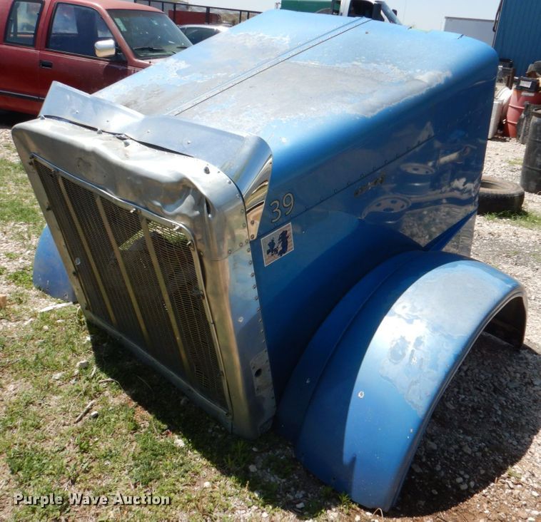 image for item HG9702 Peterbilt hood