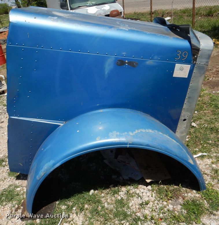 image for item HG9702 Peterbilt hood