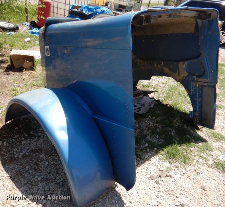 image for item HG9702 Peterbilt hood