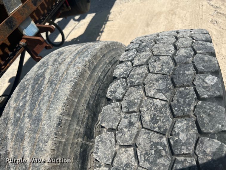 image for item HL9002 1999 Clement  container trailer