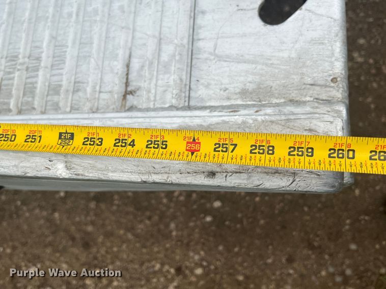 image for item HL9025 1997 International 4700  rollback truck