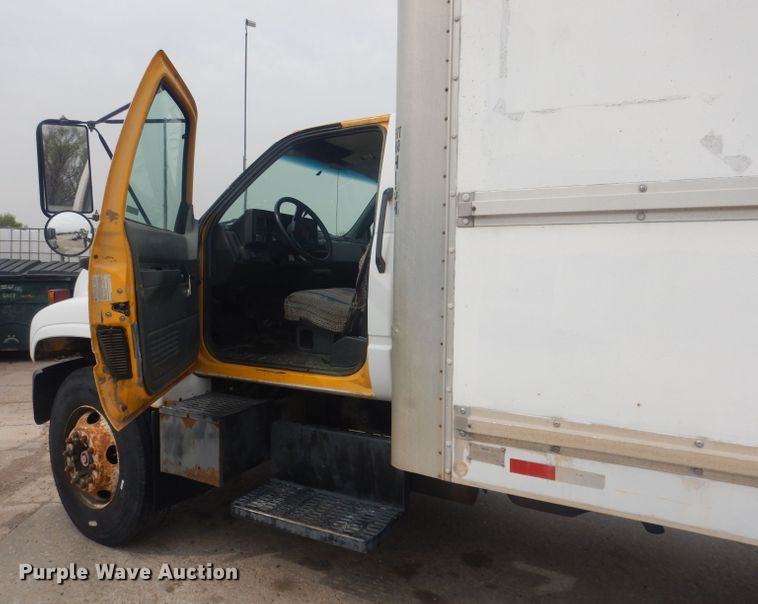 image for item HU9409 1997 Chevrolet C6500  box truck