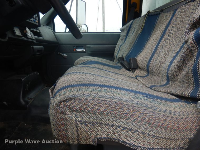 image for item HU9409 1997 Chevrolet C6500  box truck