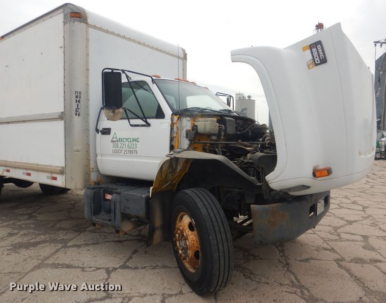 image for item HU9409 1997 Chevrolet C6500  box truck