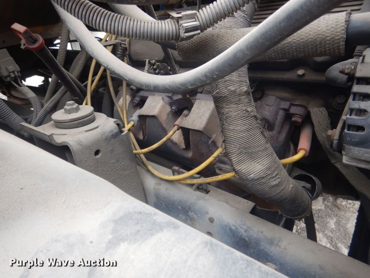 image for item HU9409 1997 Chevrolet C6500  box truck