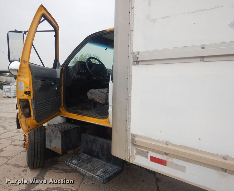 image for item HU9409 1997 Chevrolet C6500  box truck