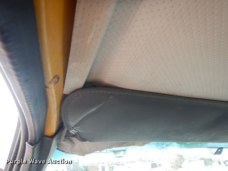 image for item HU9409 1997 Chevrolet C6500  box truck