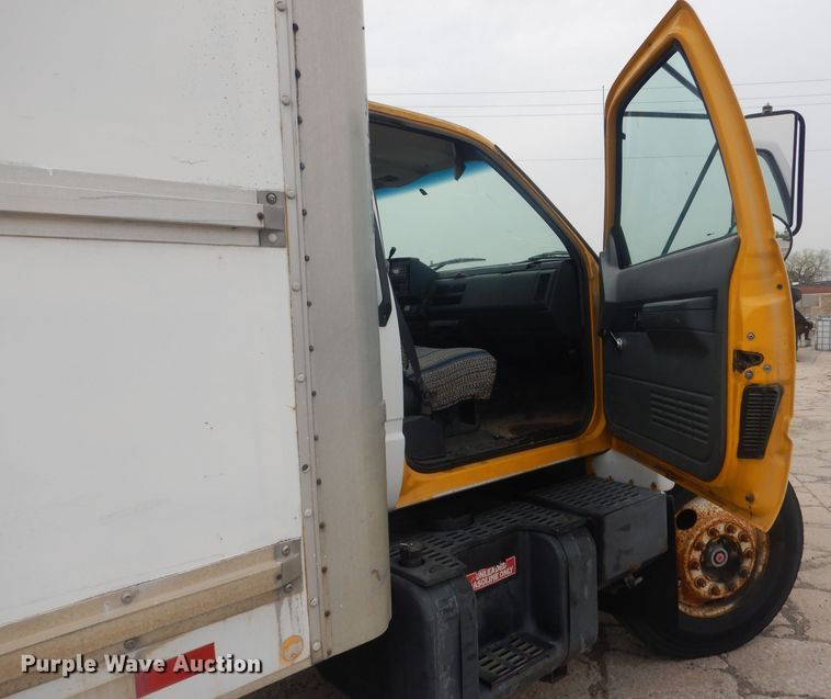 image for item HU9409 1997 Chevrolet C6500  box truck