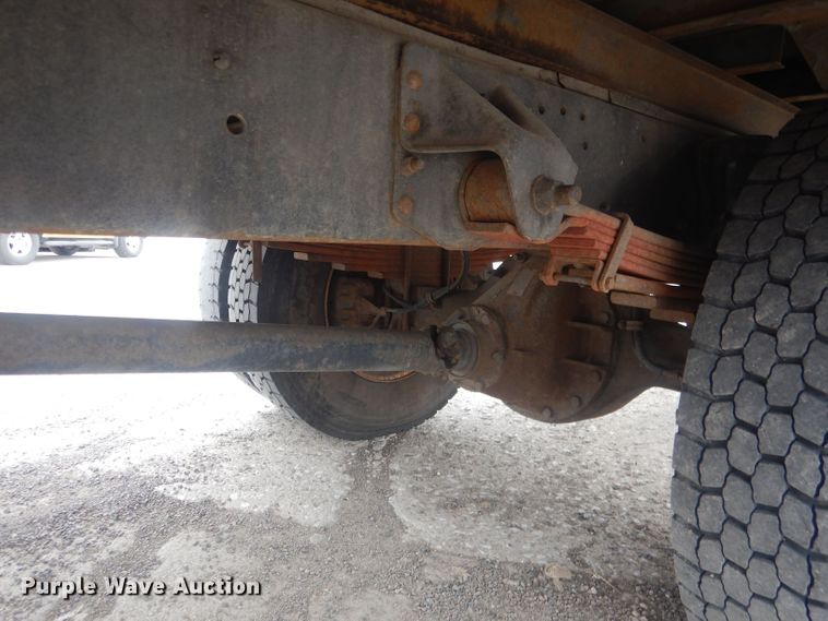 image for item HU9409 1997 Chevrolet C6500  box truck