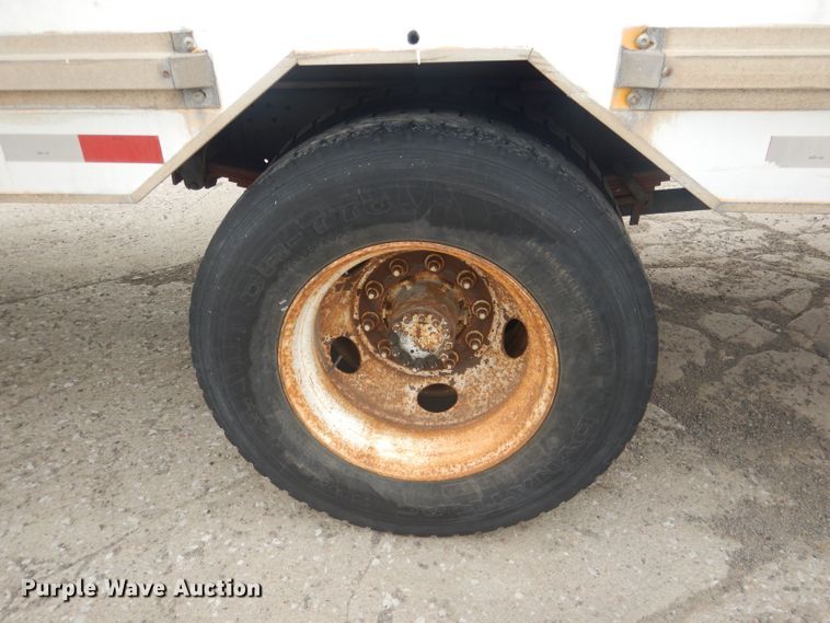 image for item HU9409 1997 Chevrolet C6500  box truck