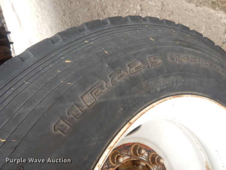 image for item HU9409 1997 Chevrolet C6500  box truck