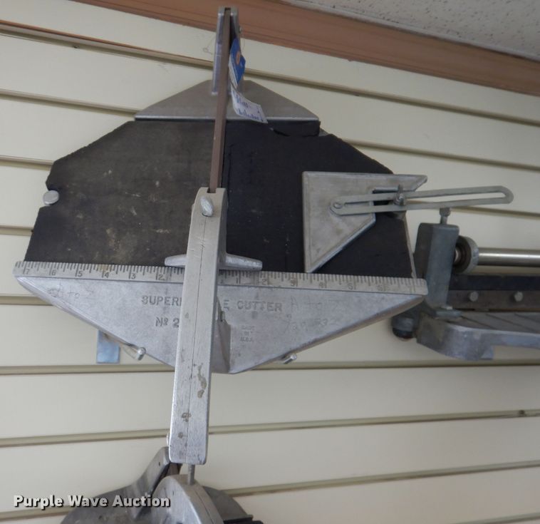 image for item JH9821 Flooring tools