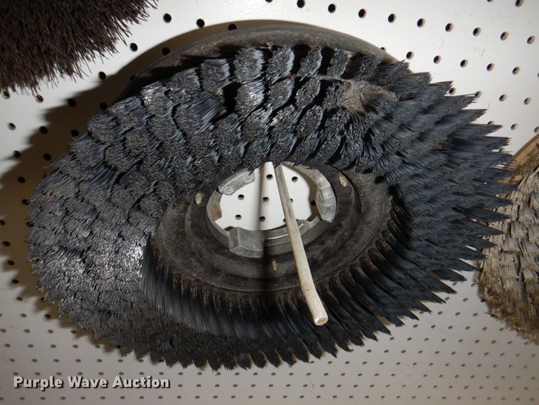 image for item JH9826 Pacific 37P04-3134-14  13" floor scrubber