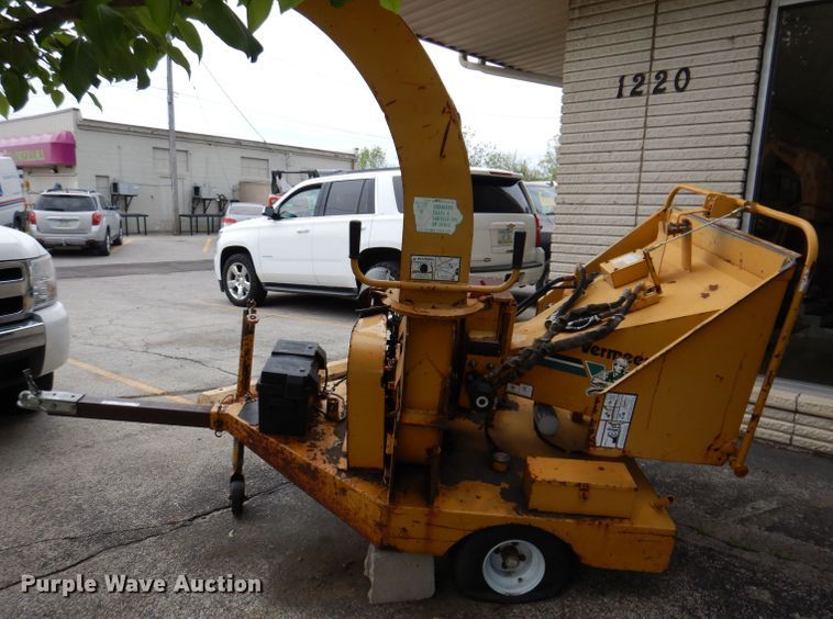 image for item JH9832 1997 Vermeer BC625  wood chipper