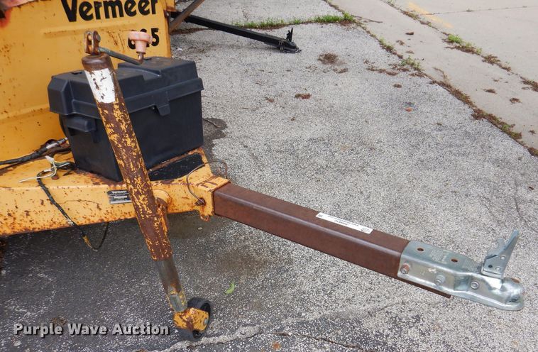 image for item JH9832 1997 Vermeer BC625  wood chipper