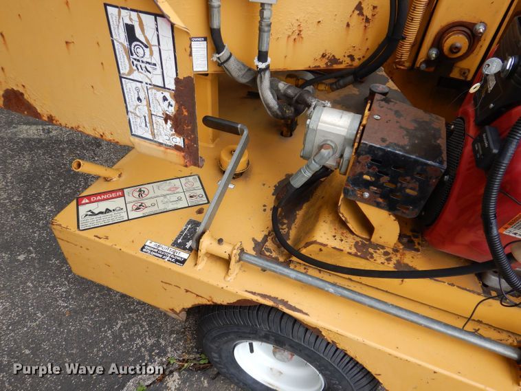image for item JH9832 1997 Vermeer BC625  wood chipper