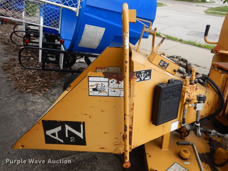 image for item JH9832 1997 Vermeer BC625  wood chipper