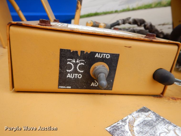 image for item JH9832 1997 Vermeer BC625  wood chipper