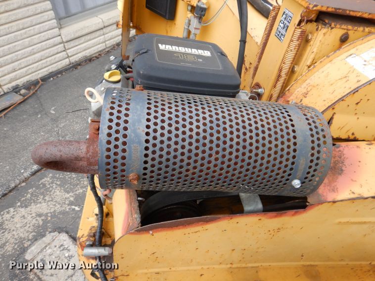 image for item JH9832 1997 Vermeer BC625  wood chipper