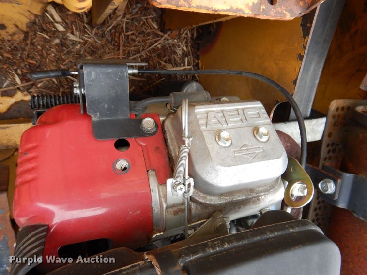 image for item JH9832 1997 Vermeer BC625  wood chipper