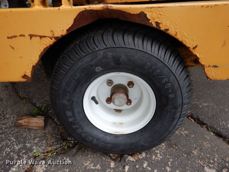 image for item JH9832 1997 Vermeer BC625  wood chipper