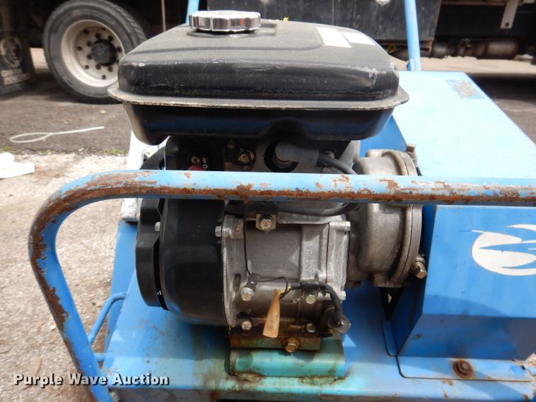 image for item JH9838 Blue Bird 530  aerator