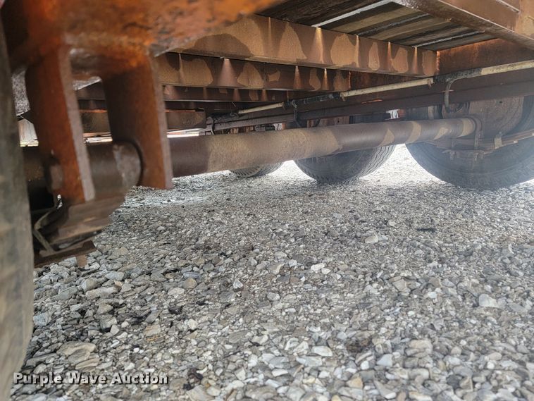 image for item JL9439 1994 True Line B18318P  equipment trailer