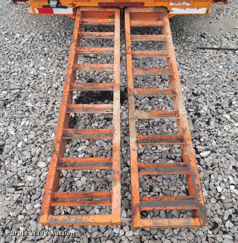 image for item JL9439 1994 True Line B18318P  equipment trailer