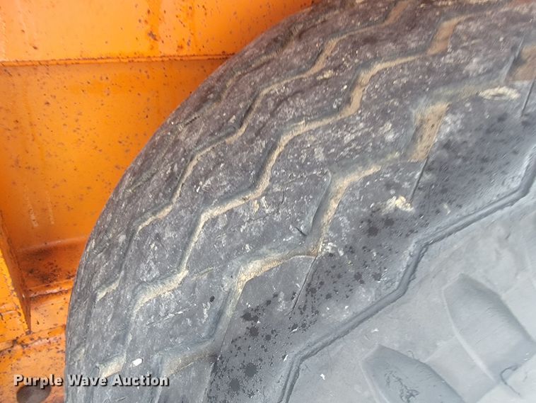 image for item JL9439 1994 True Line B18318P  equipment trailer