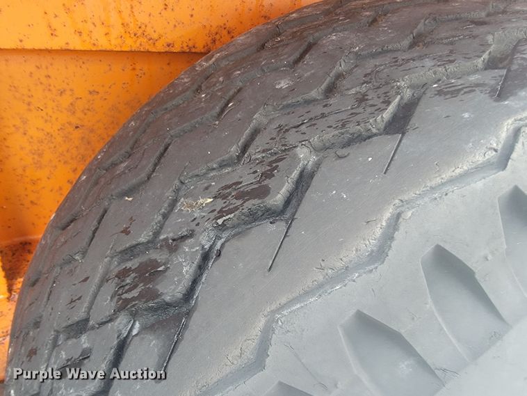 image for item JL9439 1994 True Line B18318P  equipment trailer