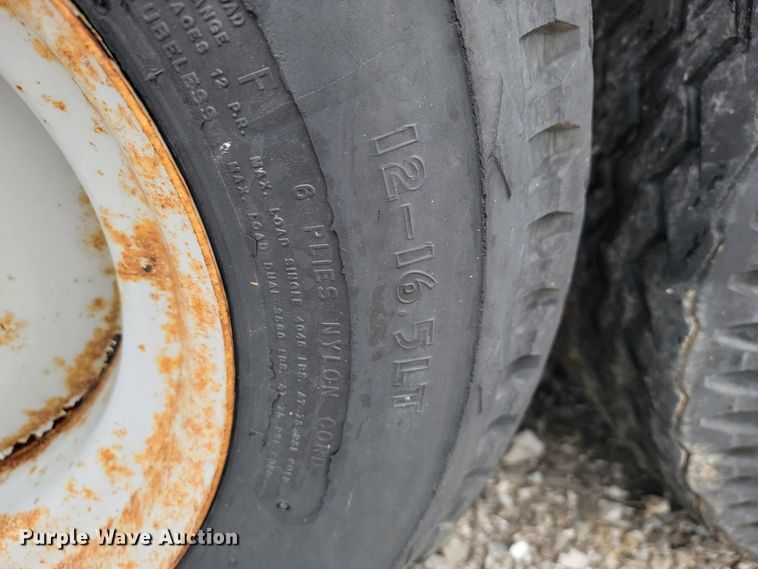 image for item JL9439 1994 True Line B18318P  equipment trailer