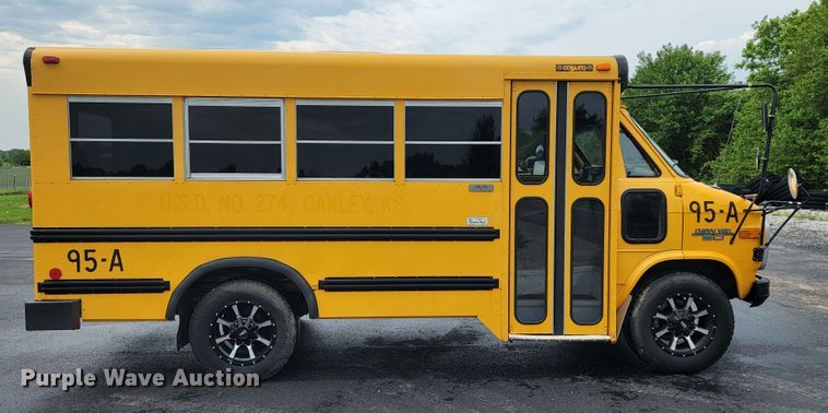 image for item JL9442 1995 Chevrolet G30  school bus