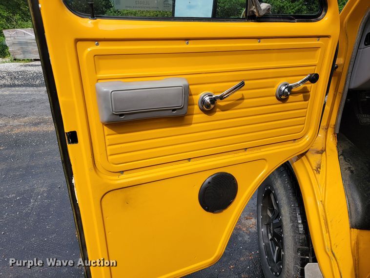 image for item JL9442 1995 Chevrolet G30  school bus