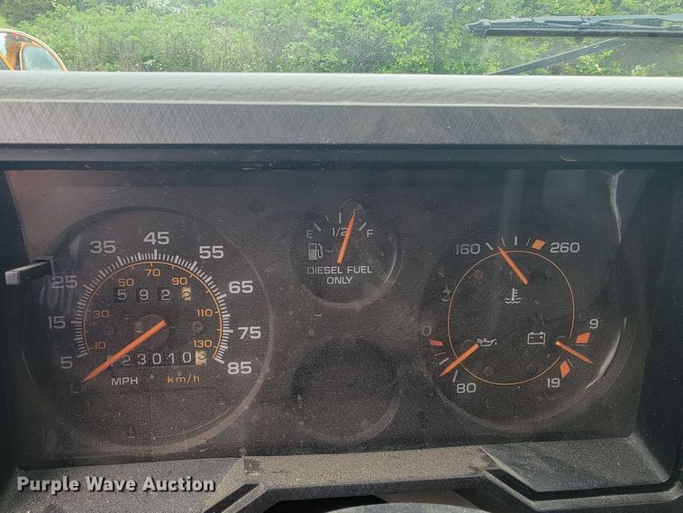 image for item JL9442 1995 Chevrolet G30  school bus