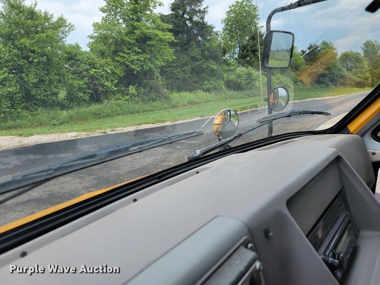 image for item JL9442 1995 Chevrolet G30  school bus