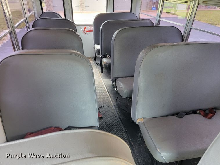 image for item JL9442 1995 Chevrolet G30  school bus